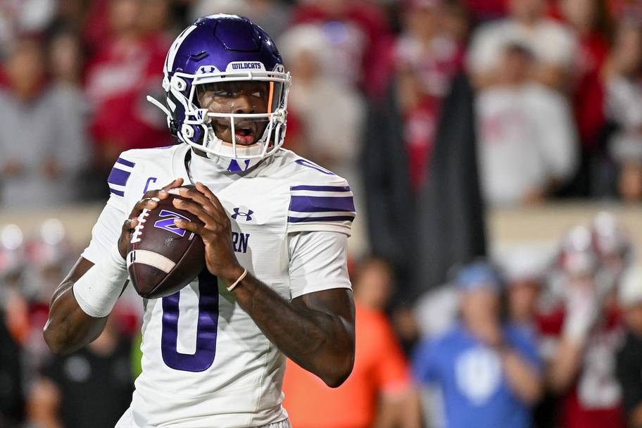 Northwestern quarterback Aidan Chiles
