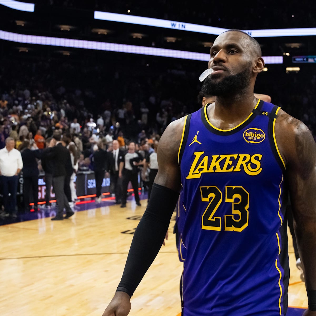 JJ Redick Defends LeBron James's 'Insane Miss' in Final Moments of