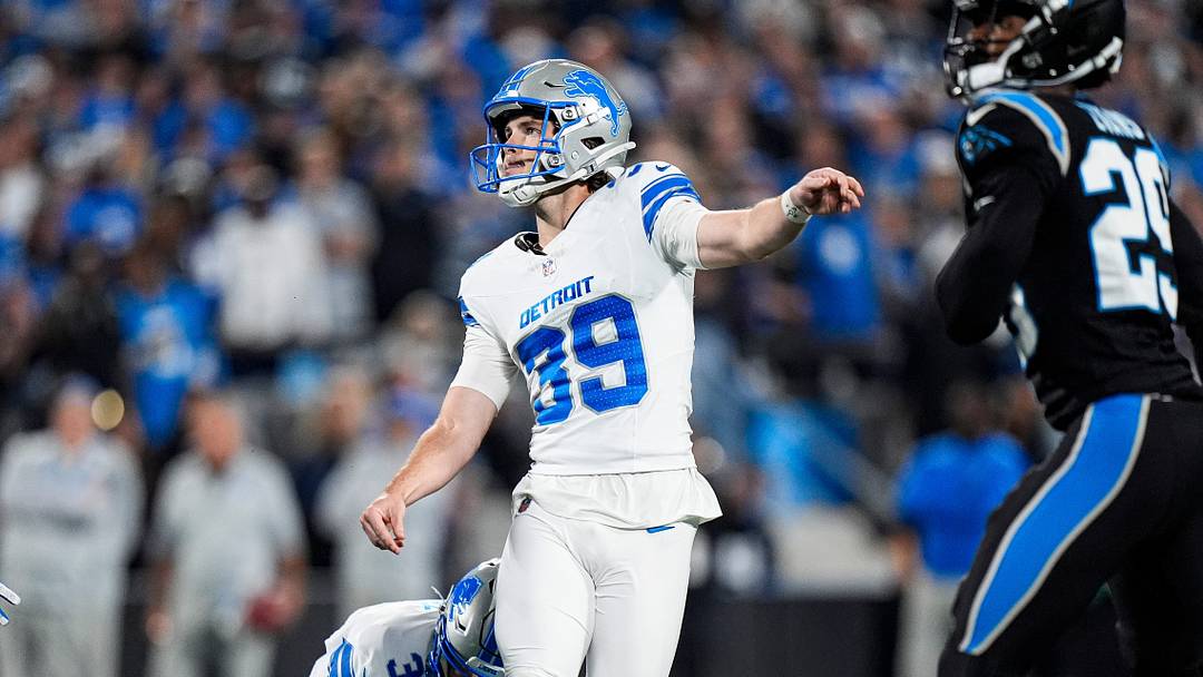 Detroit Lions kicker Jake Bates (39) kicks a field goal against Carolina Panthers during the first half at Bank of America Stadium in Charlotte on Sunday, Oct. 4, 2026.