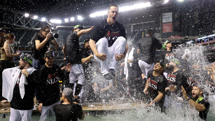 D-backs celebrate at pool after sweeping LA