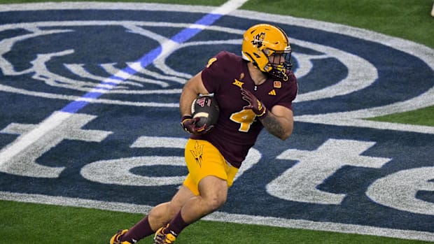 Arizona State Sun Devils running back Cam Skattebo (4) in action during the game 