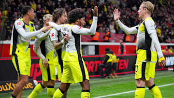 Karim Adeyemi jubelt über sein Tor in Leverkusen