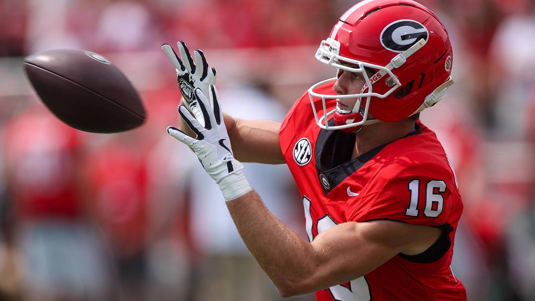 Sep 6, 2025; Athens, Georgia, USA; Georgia Bulldogs wide receiver London Humphreys (16) prepares for a game against the Austin Peay Governors at Sanford Stadium. Mandatory Credit: Brett Davis-Imagn Images