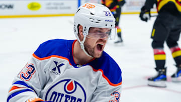 Edmonton Oilers v Vancouver Canucks