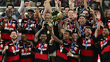 Arrascaeta soma 18 títulos pelo Flamengo