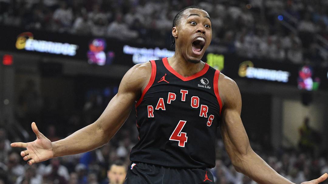 Apr 29, 2026; Cleveland, Ohio, USA; Toronto Raptors forward Scottie Barnes (4) and forward Sandro Mamukelashvili (54) react against the Cleveland Cavaliers in the first quarter of game five of the first round of the 2026 NBA Playoffs at Rocket Arena. Mandatory Credit: David Richard-Imagn Images