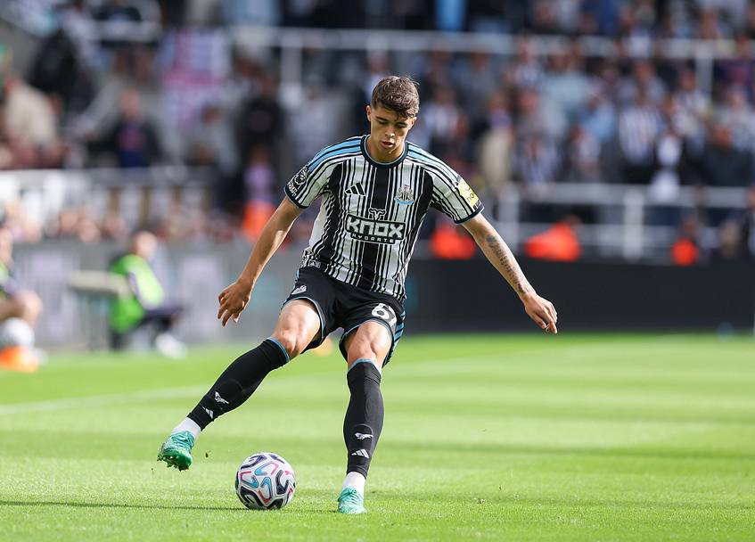 Lewis Miley in action during the Premier League 2026/27 match between Newcastle United and Hull City at St James' Park.