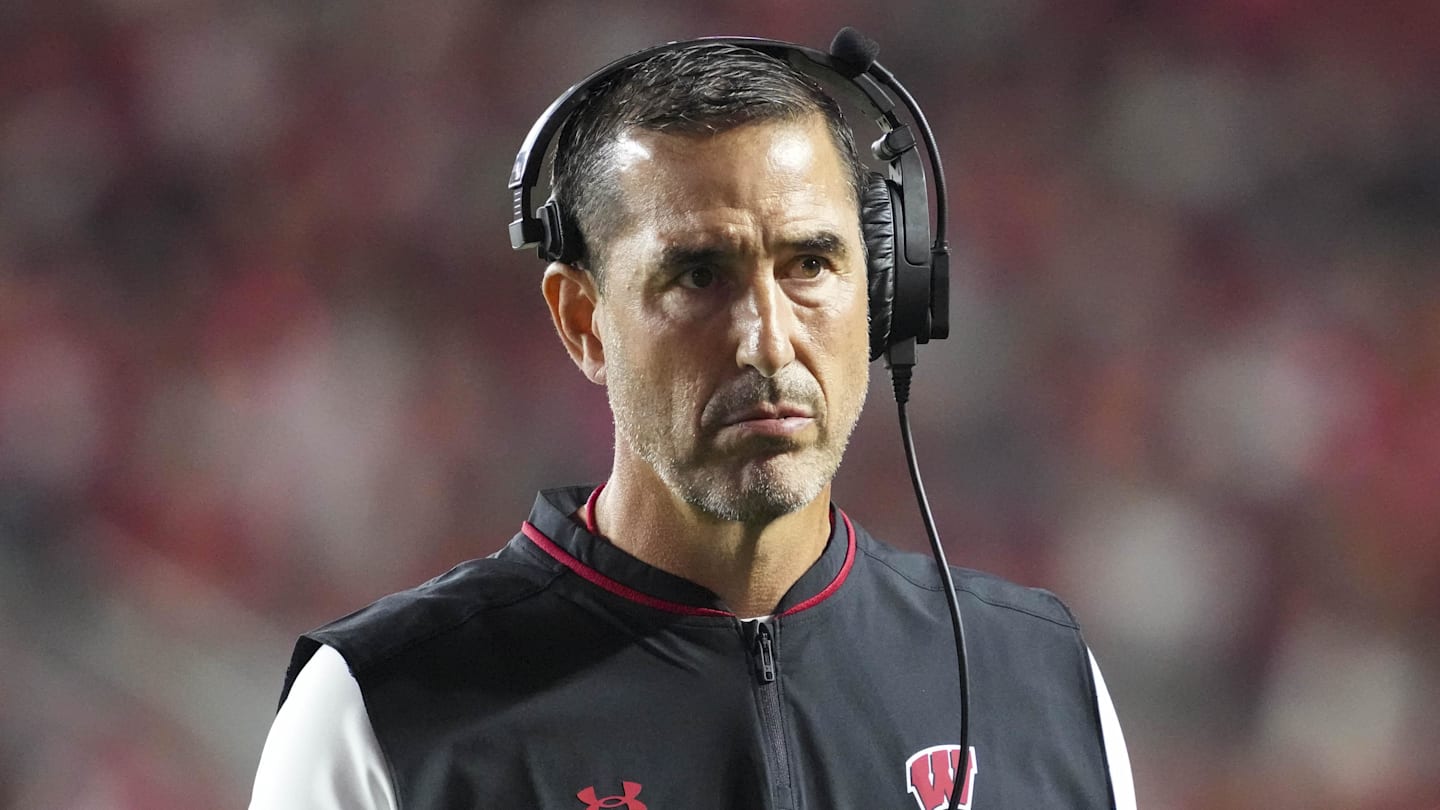 Badgers searching for offensive line answers after subpar Week 1 showing