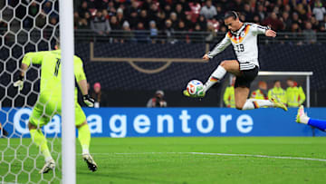 Sané fez dois gols para a Alemanha contra a Eslováquia