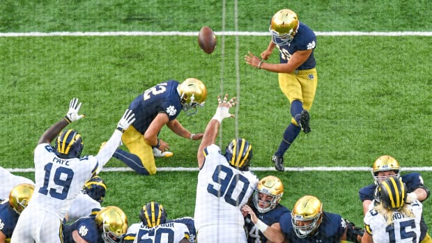 Notre Dame and Michigan battle at Notre Dame Stadium in 2018