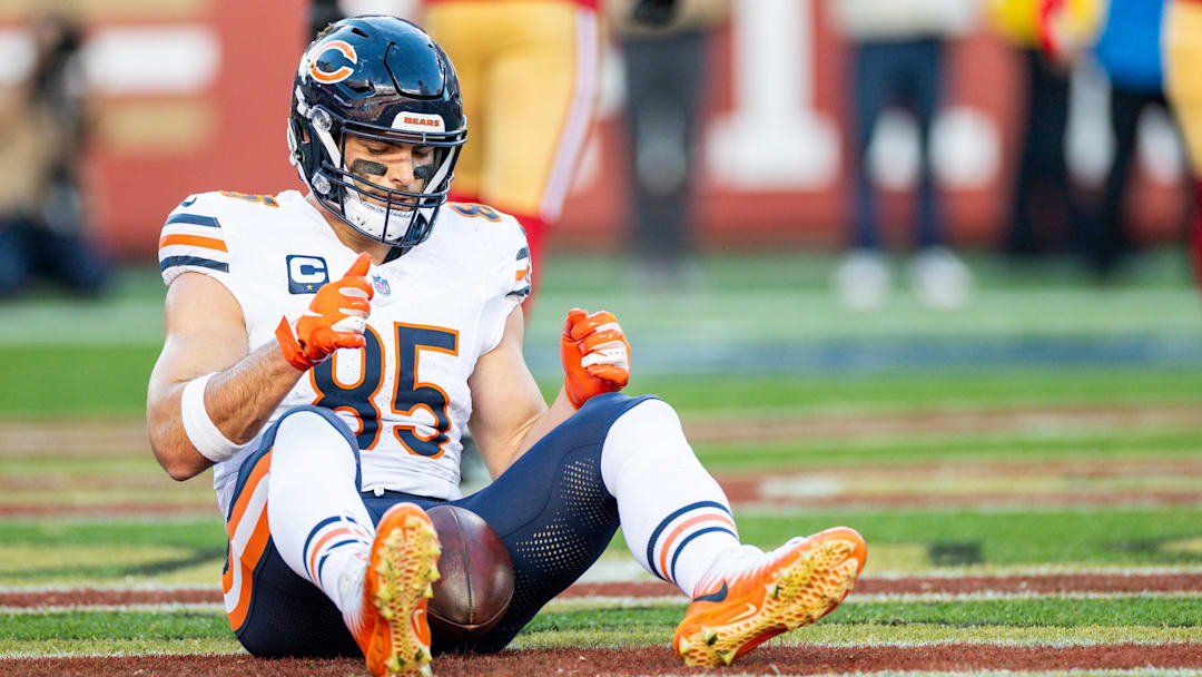 Dec 8, 2024; Santa Clara, California, USA; Chicago Bears tight end Cole Kmet (85) drops a 2-point conversion attempt during the third quarter against the San Francisco 49ers at Levi's Stadium. Mandatory Credit: Bob Kupbens-Imagn Images