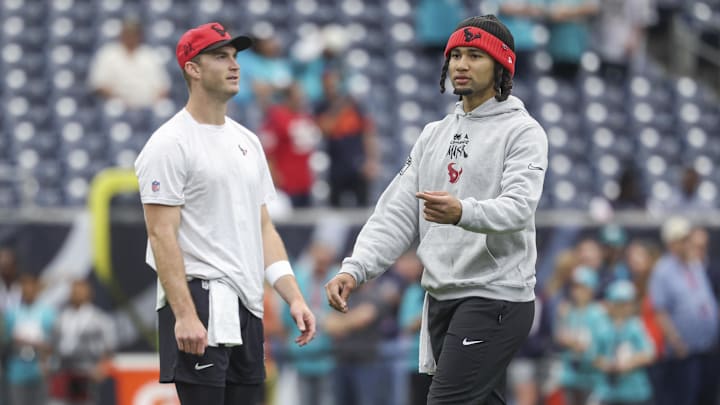 Mills (left) has won all three games while filling in for the injured Stroud (right). 