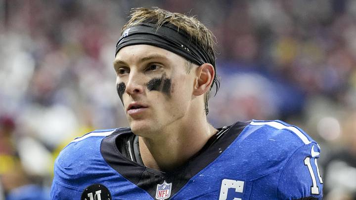 Indianapolis Colts wide receiver Alec Pierce looks on