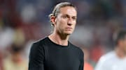 Filipe Luís deve ganhar reforços ao longo das próximas semanas