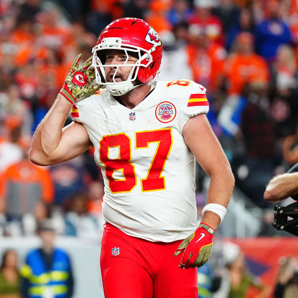 Travis Kelce Breaks Chiefs' All-Time Touchdown Record With Late Score vs.  Broncos