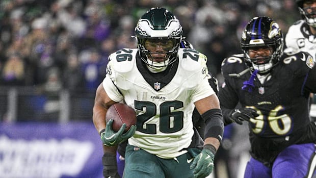 Philadelphia Eagles running back Saquon Barkley (26) 