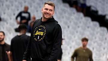 Luka Doncic fue fundamental para los Lakers la noche del miércoles en casa de los Dallas Mavericks