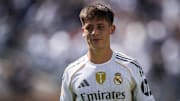 Arda Güler débute avec le Real Madrid.