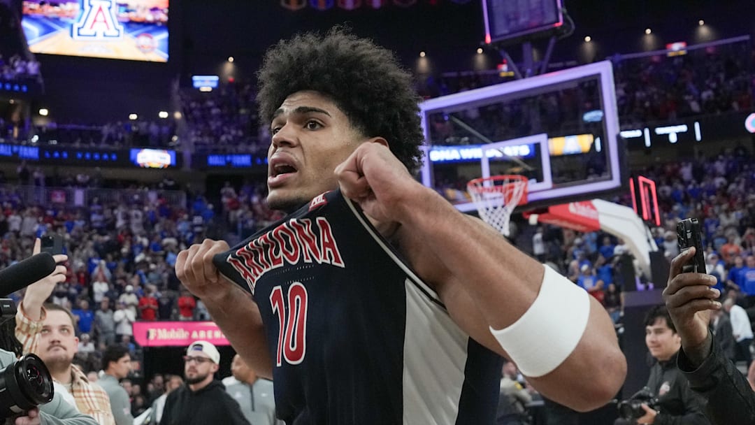 Arizona Wildcats forward Koa Peat (10) Arizona Wildcats forward Koa Peat (10)