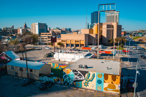 A mural painted near downtown Austin celebrates the San Antonio Spurs' market expansion as they look to leave a mark.