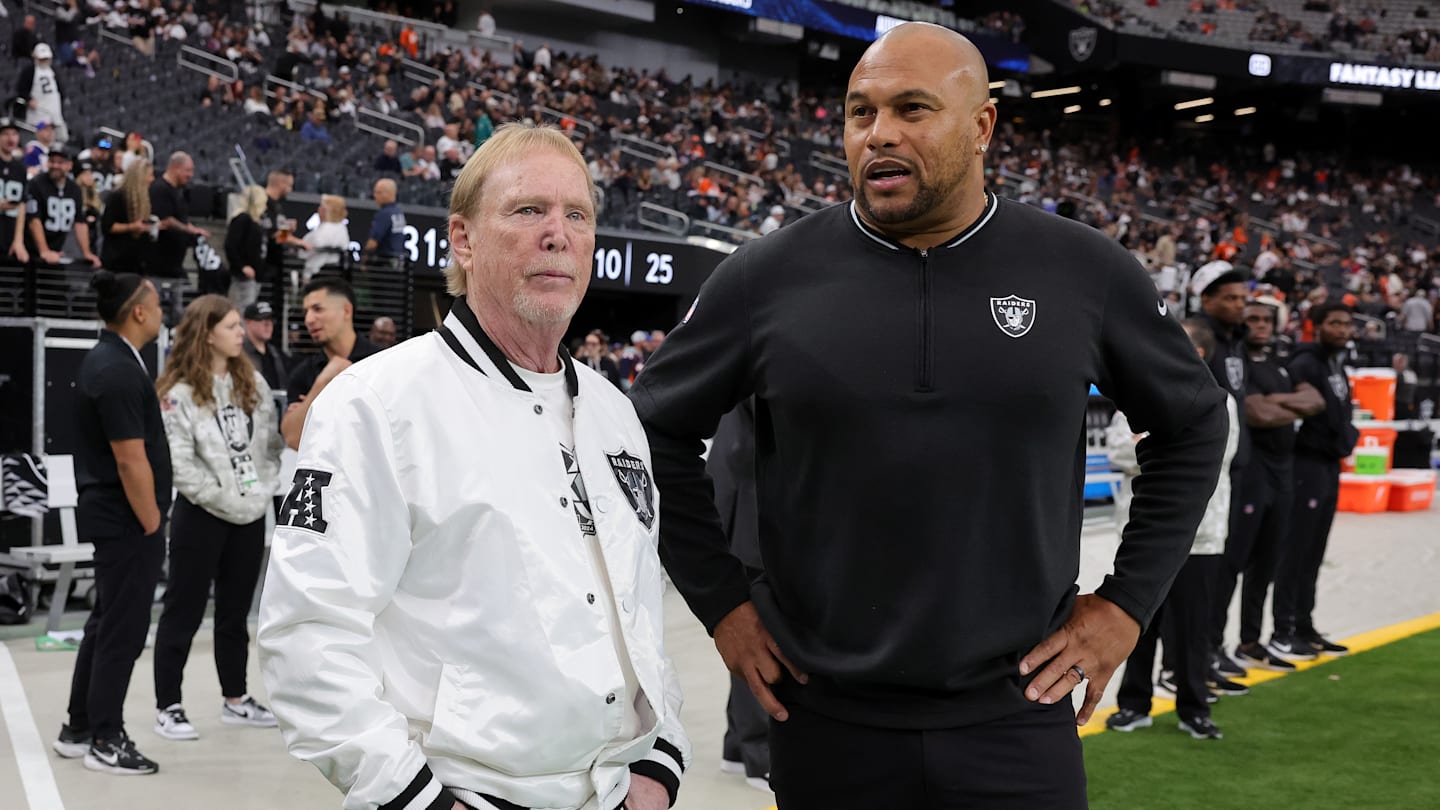 Mark Davis cân nhắc về tương lai của Antonio Pierce với tư cách là huấn luyện viên trưởng của Raiders