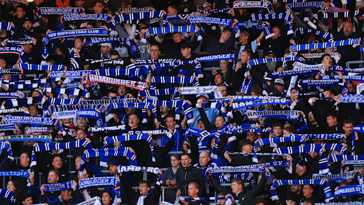 Der HSV kann sich immer auf die tatkräftige Unterstützung seiner Fans verlassen. Der HSV kann sich immer auf die tatkräftige Unterstützung seiner Fans verlassen.