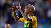 Dourado goleou o Coritiba na rodada passada