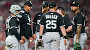 Chicago White Sox manager Will Venable speaks with his team during Wednesday's game against the Cincinnati Reds at Great American Ball Park.