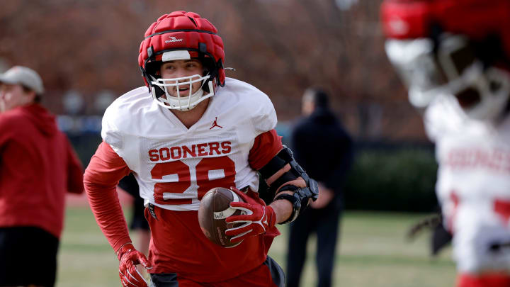 Oklahoma linebacker Danny Stutsman