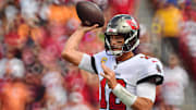 Tom Brady fue multado por lanzar una patada