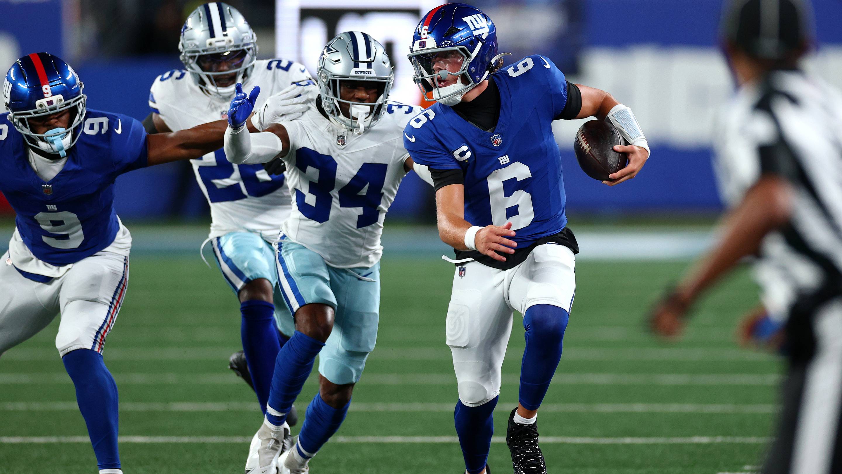 Stunning Cowboys Stat Shows Duality of Third-Down Performance By Offense & Defense