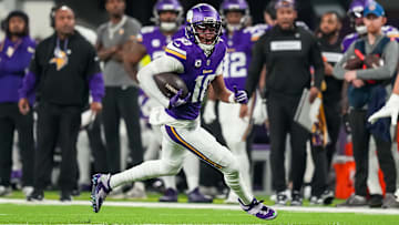 Green Bay Packers v Minnesota Vikings