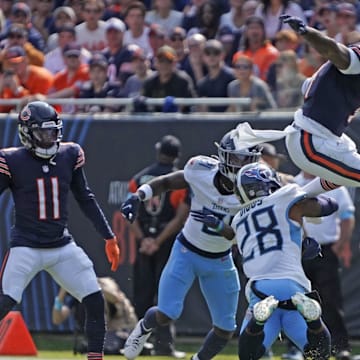 D'Andre Swift's hurdle led to a 20-yard run, and had two-thirds of the rushing yards he had on the day on this play.