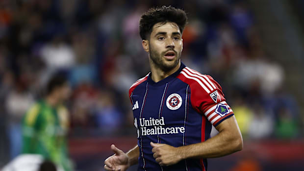 Carles Gil.