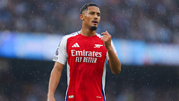 William Saliba é o melhor jovem zagueiro do EA FC 25
