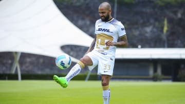 Dani Alves ganó la Champions League tres veces y ahora estará en la Liga MX