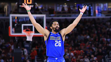 Dallas Mavericks v Chicago Bulls