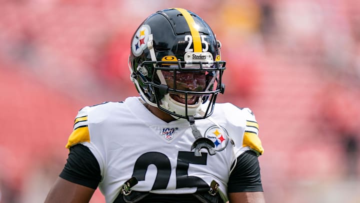 September 22, 2019; Santa Clara, CA, USA; Pittsburgh Steelers cornerback Artie Burns (25) before the game against the San Francisco 49ers at Levi's Stadium. Mandatory Credit: Kyle Terada-Imagn Images September 22, 2019; Santa Clara, CA, USA; Pittsburgh Steelers cornerback Artie Burns (25) before the game against the San Francisco 49ers at Levi's Stadium. Mandatory Credit: Kyle Terada-Imagn Images