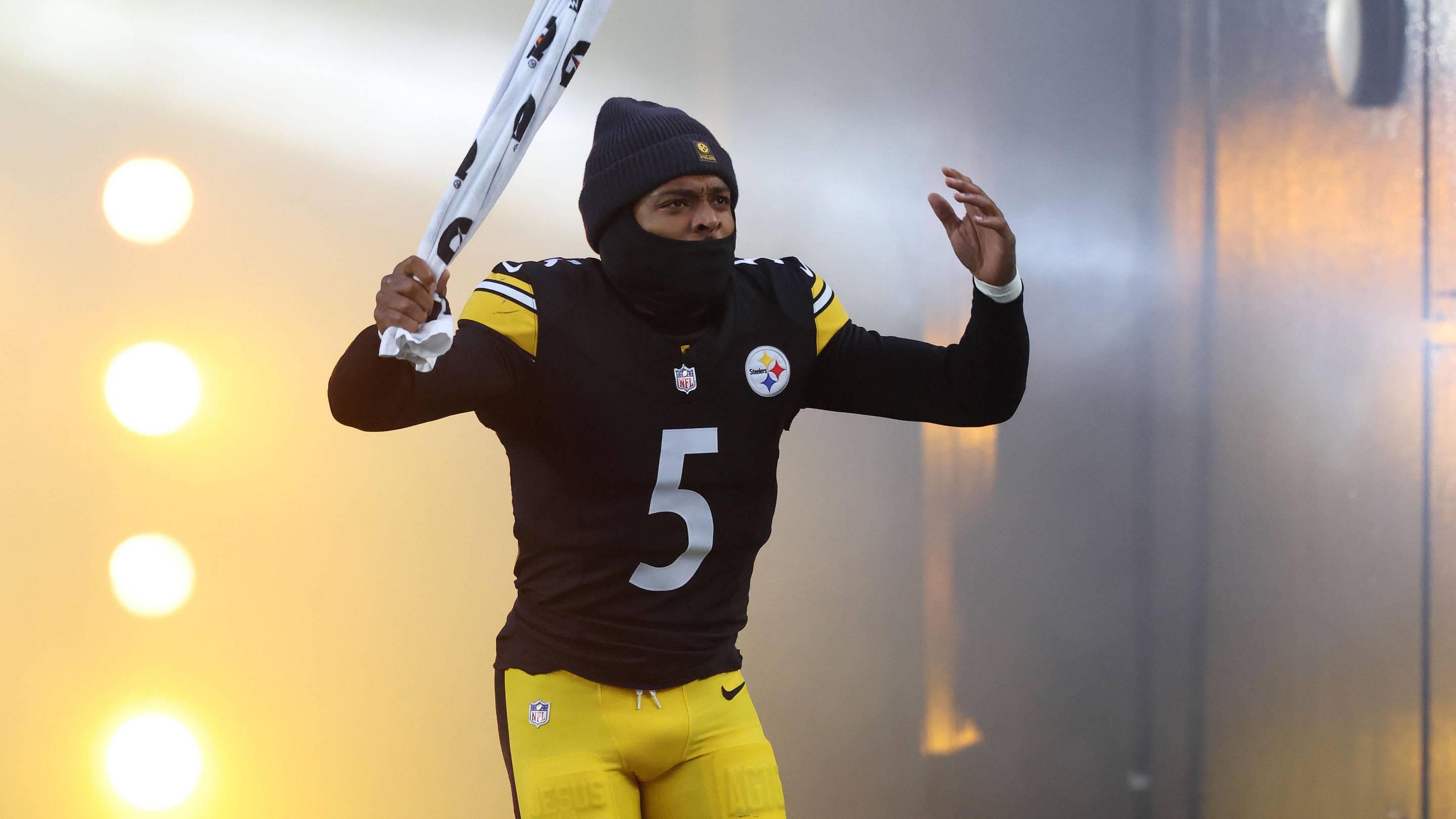 Steelers Could Lose Star Defender to Illness vs. Browns