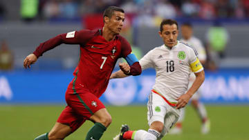Cristiano Ronaldo disputando un partido con la selección de Portugal frente a México 