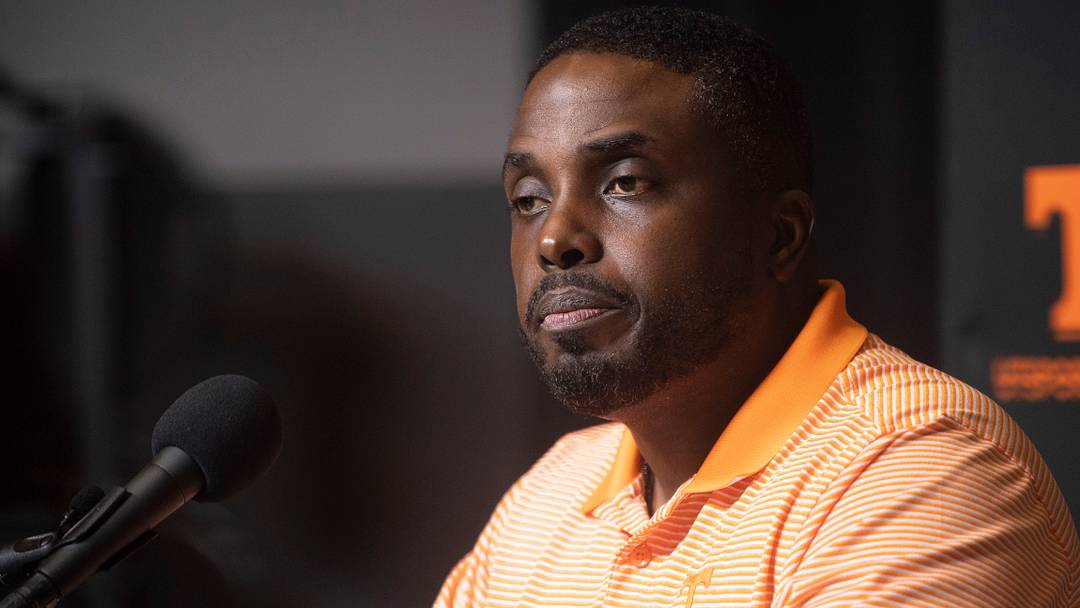 Former Tennessee defensive coordinator Tim Banks is optimistic about Auburn's safety room going into the 2026 season.