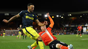 Luton Town v Newcastle United - Premier League