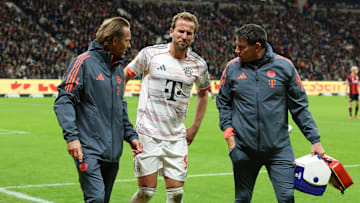 Harry Kane musste gegen die Eintracht behandelt werden