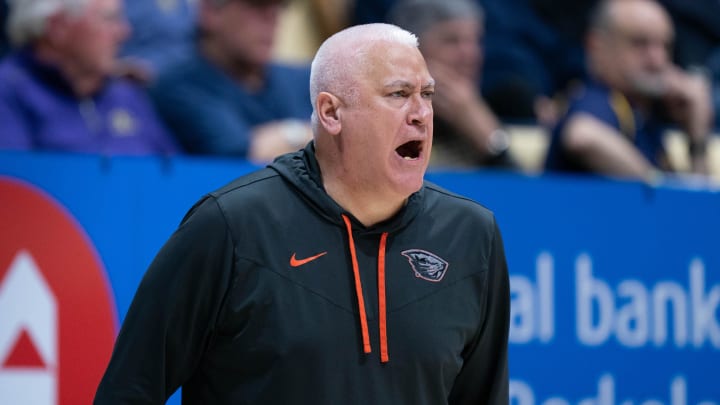 February 22, 2024; Berkeley, California, USA; Oregon State Beavers head coach Wayne Tinkle during the first half against the California Golden Bears at Haas Pavilion. Mandatory Credit: Kyle Terada-USA TODAY Sports