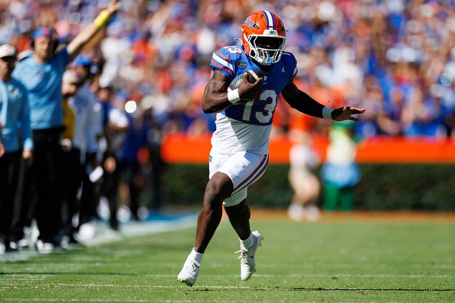 Florida running back Jadan Baugh runs with the ball against Ole Miss.