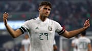 Santiago Gim{enez arrancó de titular con México en duelo de preparación y anotó gol a Nigeria.