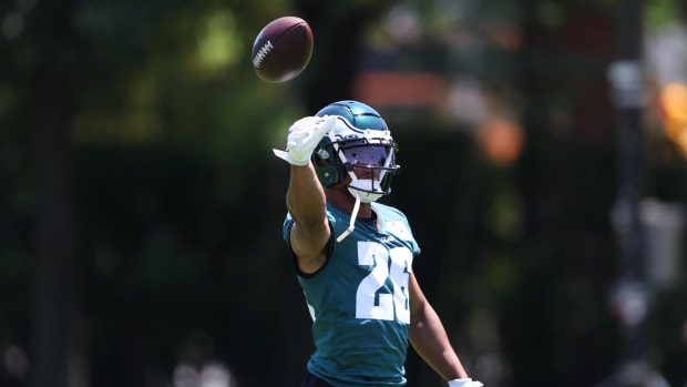 Philadelphia Eagles running back Saquon Barkley (26) practices at NovaCare Complex.