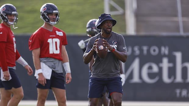 Pep Hamilton at Houston Texans practice.