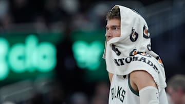 Atlanta Hawks v Milwaukee Bucks
