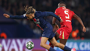 L'action très litigieuse qui aurait pu valoir un carton rouge pour le défenseur français des Reds.